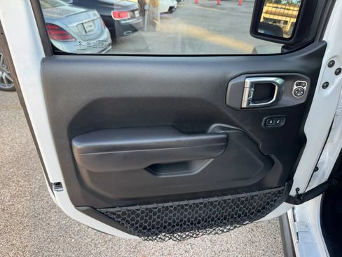 Used 2021 Jeep Wrangler Sport AWD/4WD image 17