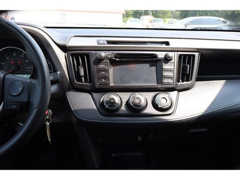 Used 2016 Toyota RAV4 LE FWD image 23