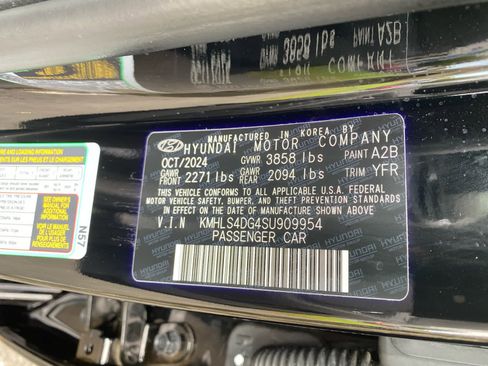 Certified 2025 Hyundai Elantra SEL image 25