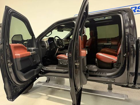 Used 2020 Ford F350 Platinum AWD/4WD image 14