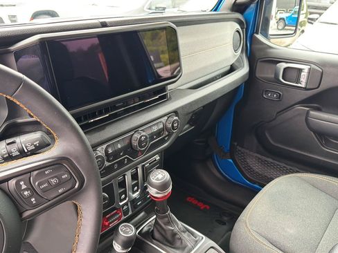 Used 2024 Jeep Wrangler Sport AWD/4WD image 15