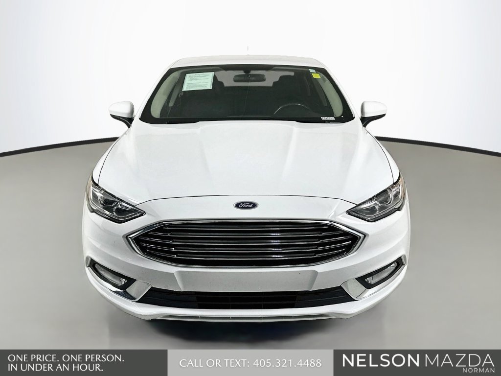 Used 2018 Ford Fusion SE w/ Equipment Group 201A FWD image 2