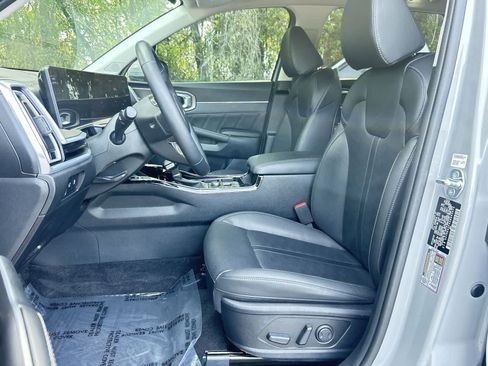 Used 2025 Kia Sorento SX FWD image 11