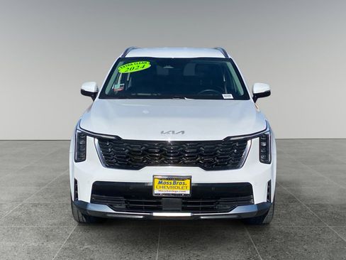 Used 2024 Kia Sorento S image 8