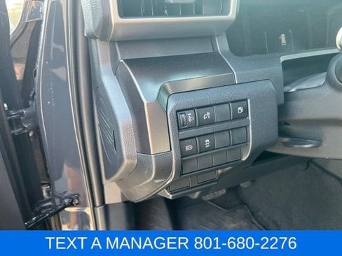 Used 2025 Toyota 4Runner SR5 AWD/4WD image 19