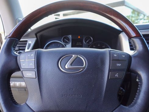 Used 2014 Lexus LX 570 4WD w/ Luxury Package image 17