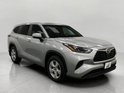 Used 2023 Toyota Highlander L image 1