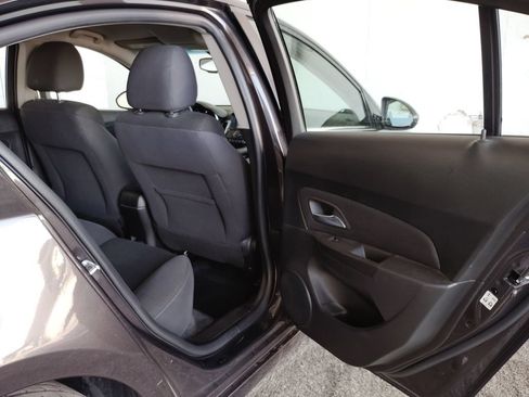 Used 2015 Chevrolet Cruze LT w/ Technology Package FWD image 14