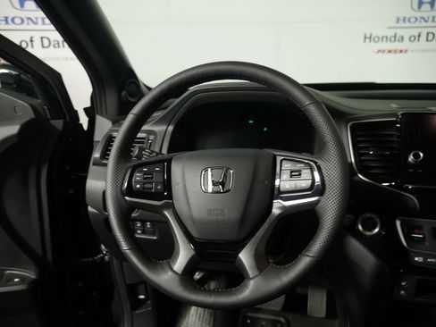 Certified 2025 Honda Ridgeline Black Edition image 13