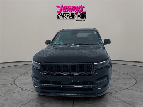 Used 2025 Jeep Grand Wagoneer Series III w/ Rear Seat Video Group 1 image 8