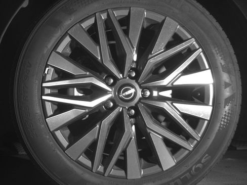 Used 2025 Nissan Altima 2.5 SV image 12