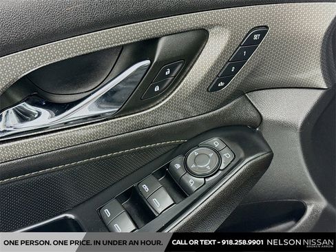 Used 2023 Chevrolet Traverse Premier w/ Redline Edition image 18