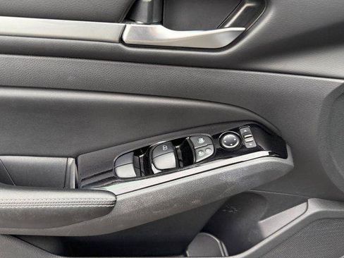 Used 2023 Nissan Altima 2.5 SV image 19