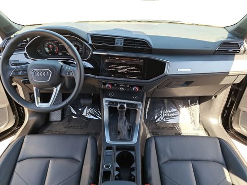 Certified 2025 Audi Q3 2.0T Premium w/ Convenience Package image 9