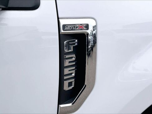 Used 2020 Ford F250 XL w/ STX Appearance Package image 31