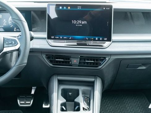 New 2026 Volkswagen Tiguan SE R-Line AWD/4WD image 34
