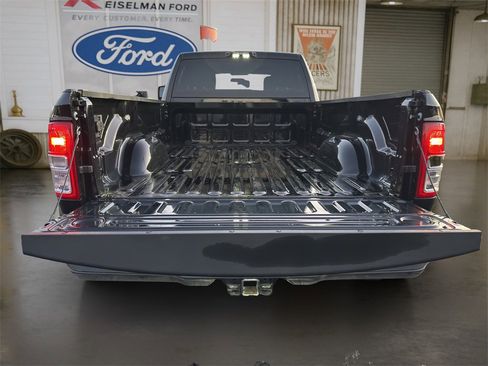 Used 2024 RAM 3500 Tradesman w/ Chrome Appearance Group image 10