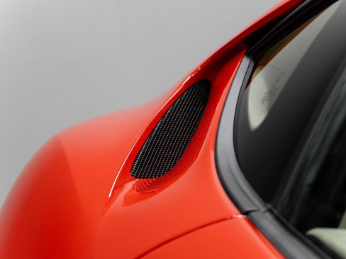 Used 2018 Ferrari 812 Superfast image 28