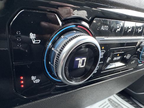 Used 2024 GMC Sierra 1500 Elevation image 17