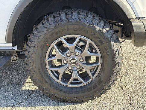 New 2025 Ford Bronco Badlands image 28