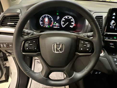 Used 2025 Honda Odyssey EX-L image 13
