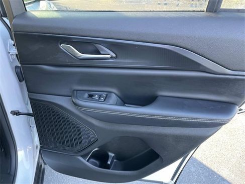 Used 2024 Jeep Grand Cherokee Altitude image 19