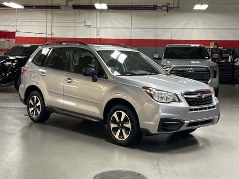 Used 2018 Subaru Forester 2.5i w/ Alloy Wheel Package image 2