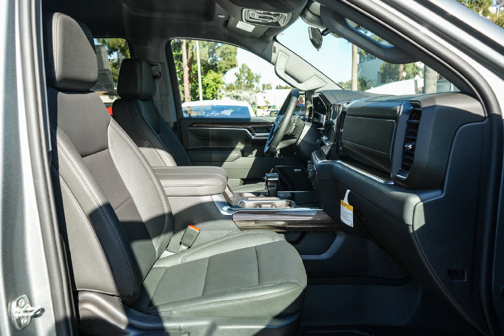 New 2026 Chevrolet Silverado 1500 RST w/ Convenience Package II AWD/4WD image 15