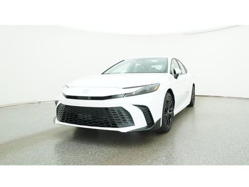 New 2026 Toyota Camry SE image 32