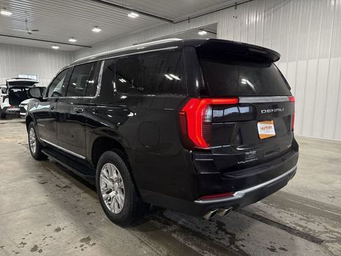 Used 2025 GMC Yukon XL Denali image 2