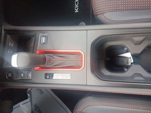 New 2026 Nissan Kicks SR w/ Cold Weather Package image 23