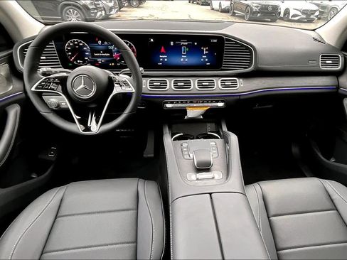 New 2026 Mercedes-Benz GLS 450 4MATIC image 8