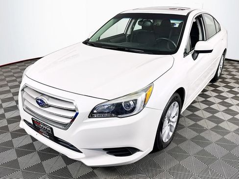 Used 2017 Subaru Legacy 2.5i Premium w/ Moonroof Package AWD/4WD image 3