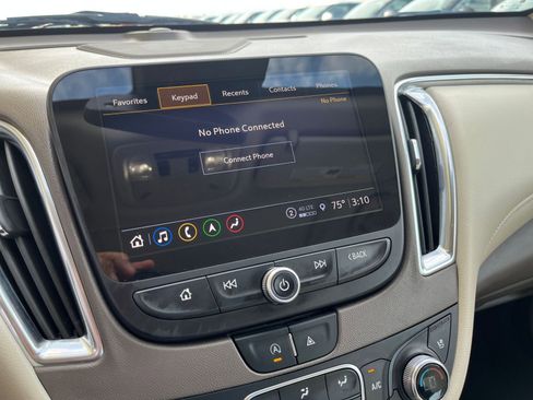 Used 2024 Chevrolet Malibu LT image 21