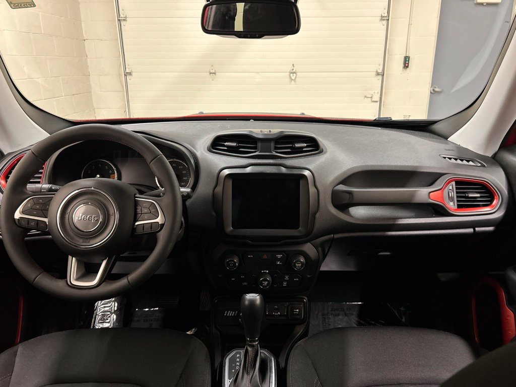 Used 2023 Jeep Renegade Trailhawk AWD/4WD image 18