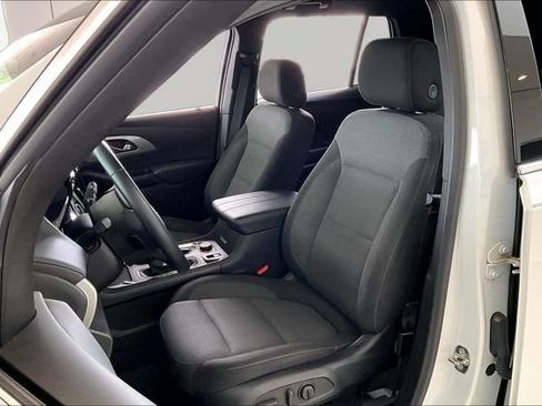 Used 2023 Chevrolet Traverse LT FWD image 15