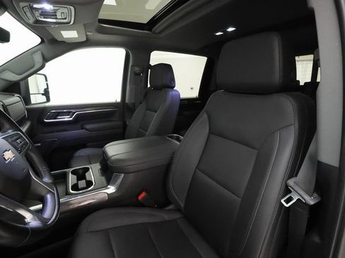 Used 2024 Chevrolet Silverado 3500 LTZ w/ LTZ Premium Package image 11