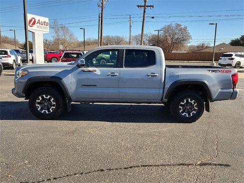 Used 2018 Toyota Tacoma SR image 2