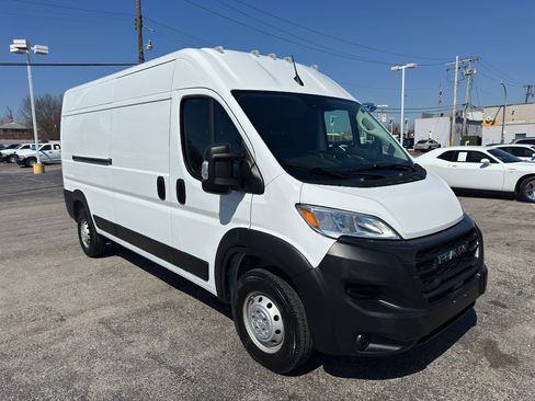 Used 2023 RAM ProMaster 2500 image 3