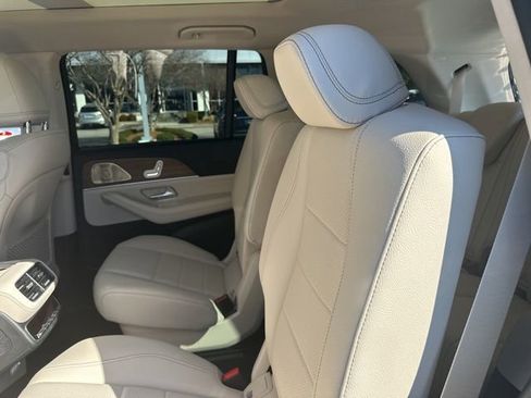 Certified 2025 Mercedes-Benz GLS 450 4MATIC image 21