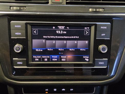 Used 2021 Volkswagen Tiguan S FWD image 25