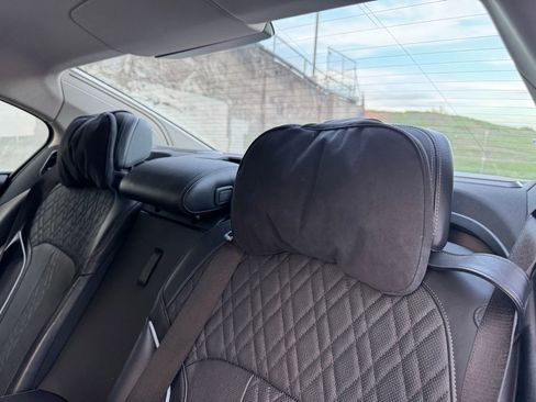 Used 2022 BMW 740i image 32