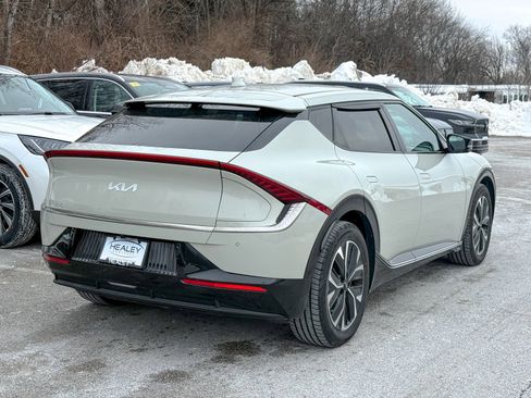 Used 2022 Kia EV6 Wind image 6