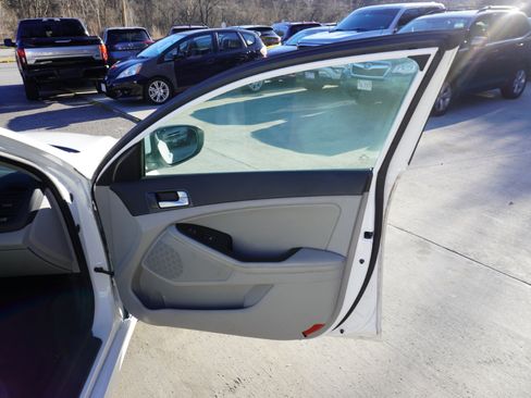 Used 2015 Kia Optima EX image 19