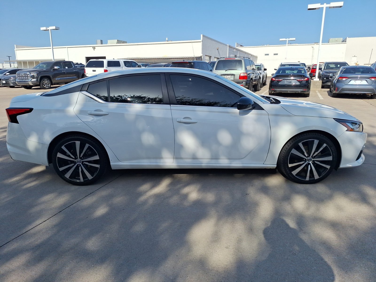 Used 2021 Nissan Altima 2.5 SR FWD image 7
