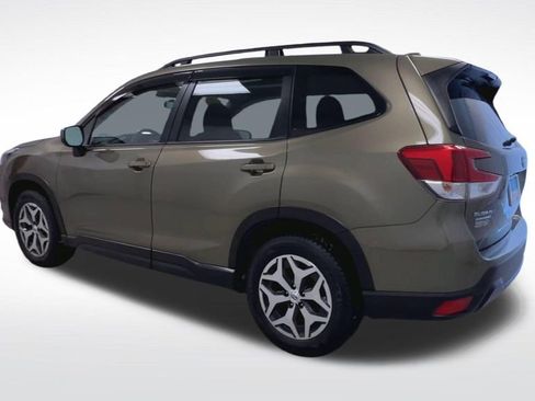 Used 2023 Subaru Forester Premium image 6
