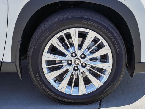 Certified 2025 Toyota Grand Highlander AWD image 10