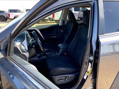 Used 2018 Toyota RAV4 XLE image 8