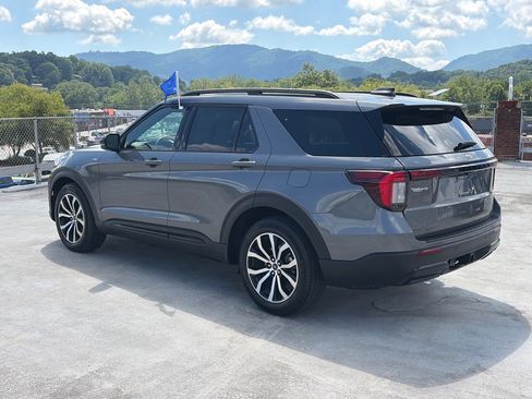 Certified 2025 Ford Explorer ST-Line RWD image 4