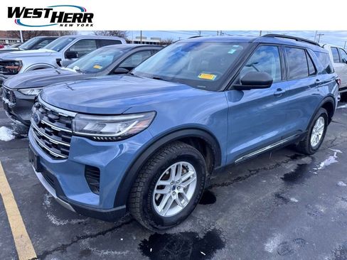 Used 2025 Ford Explorer Active image 1